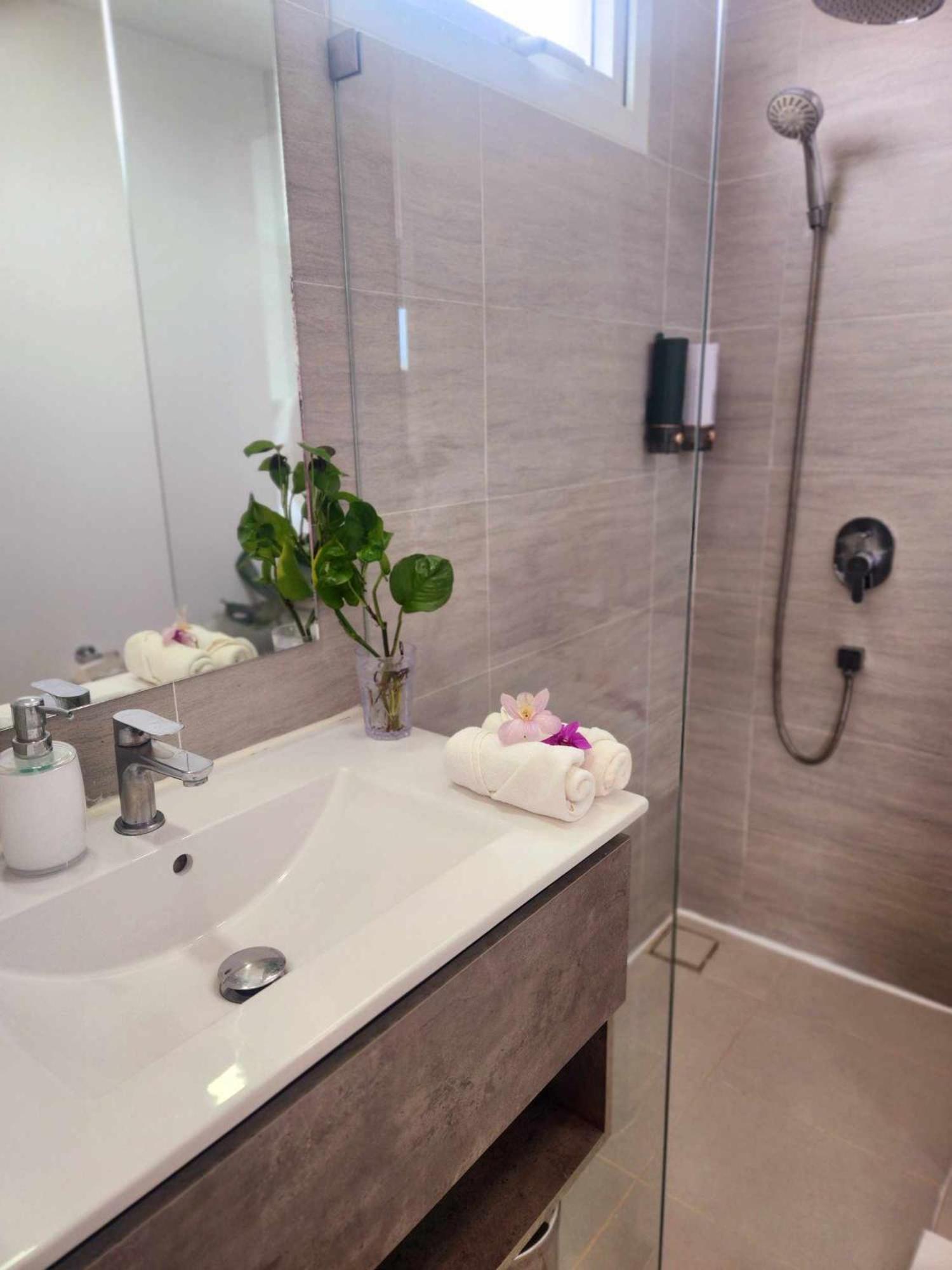 ทีพักติดหาดแหลม​แม่พิมพ์​Mantra Condo​ Rayong​ Ban Ang Exterior photo